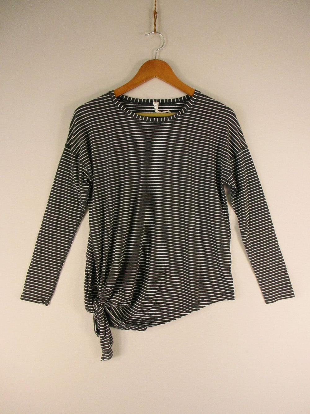 Lululemon Top Womens 6 Long Sleeve Striped Side Tie Knot Asymmetric Hem Gray