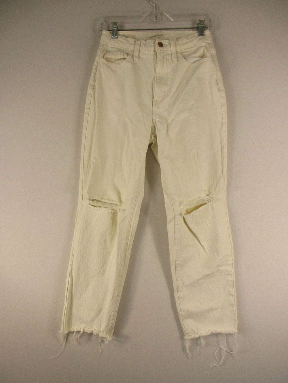 Universal Thread Jeans Womens 2R Ivory Distressed Knee Raw Hem High Rise Denim