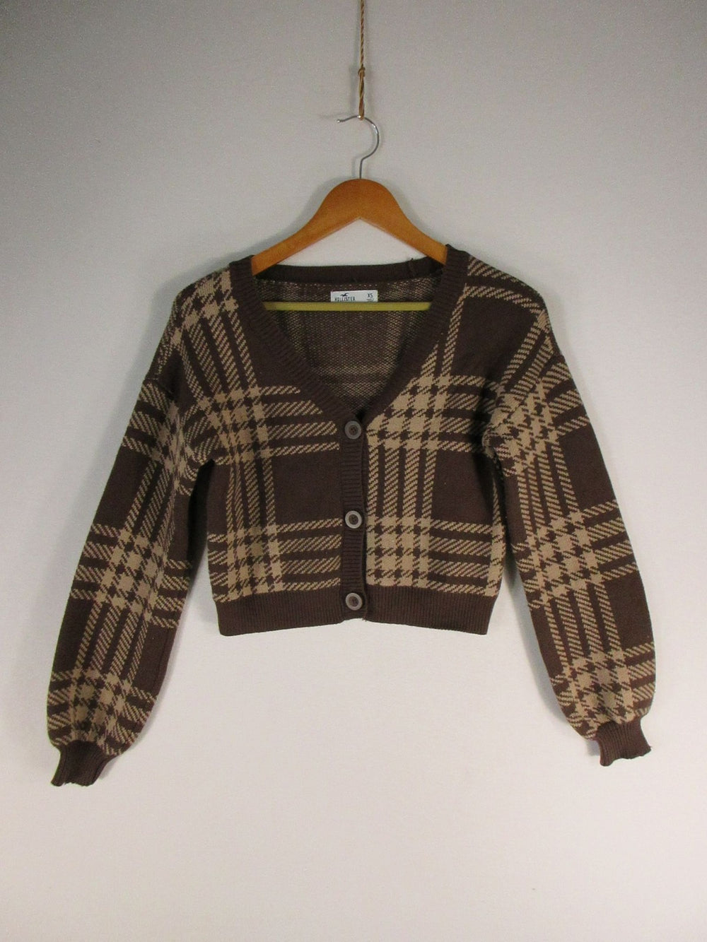 Hollister Cardigan Womens XS Plaid Cropped Brown Tan Button Front Knit Sweater