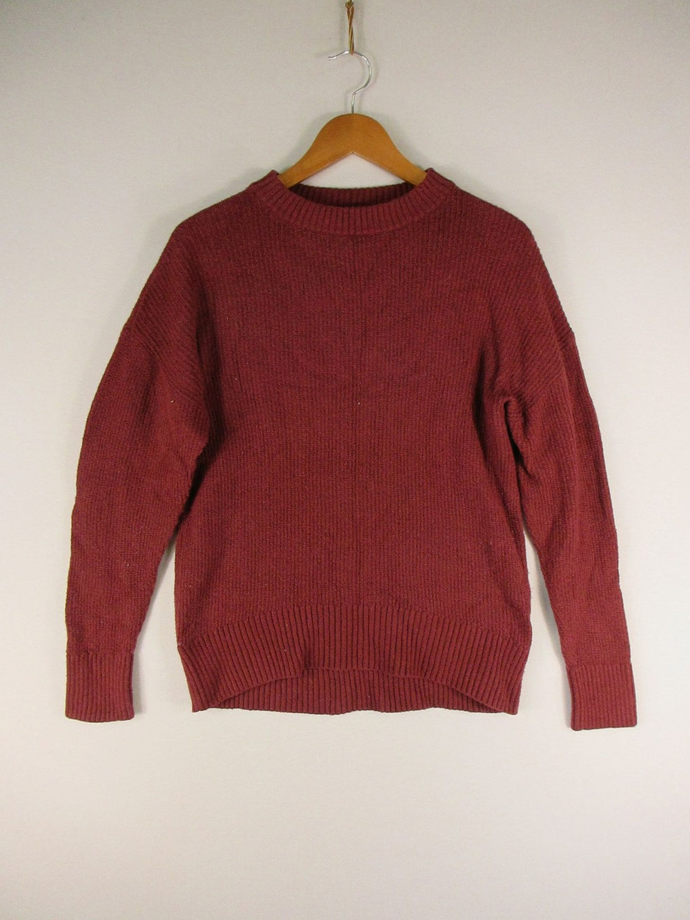 Old Navy Sweater M Maroon Crewneck Pullover Ribbed Hem SoSoft Recycled Cozy