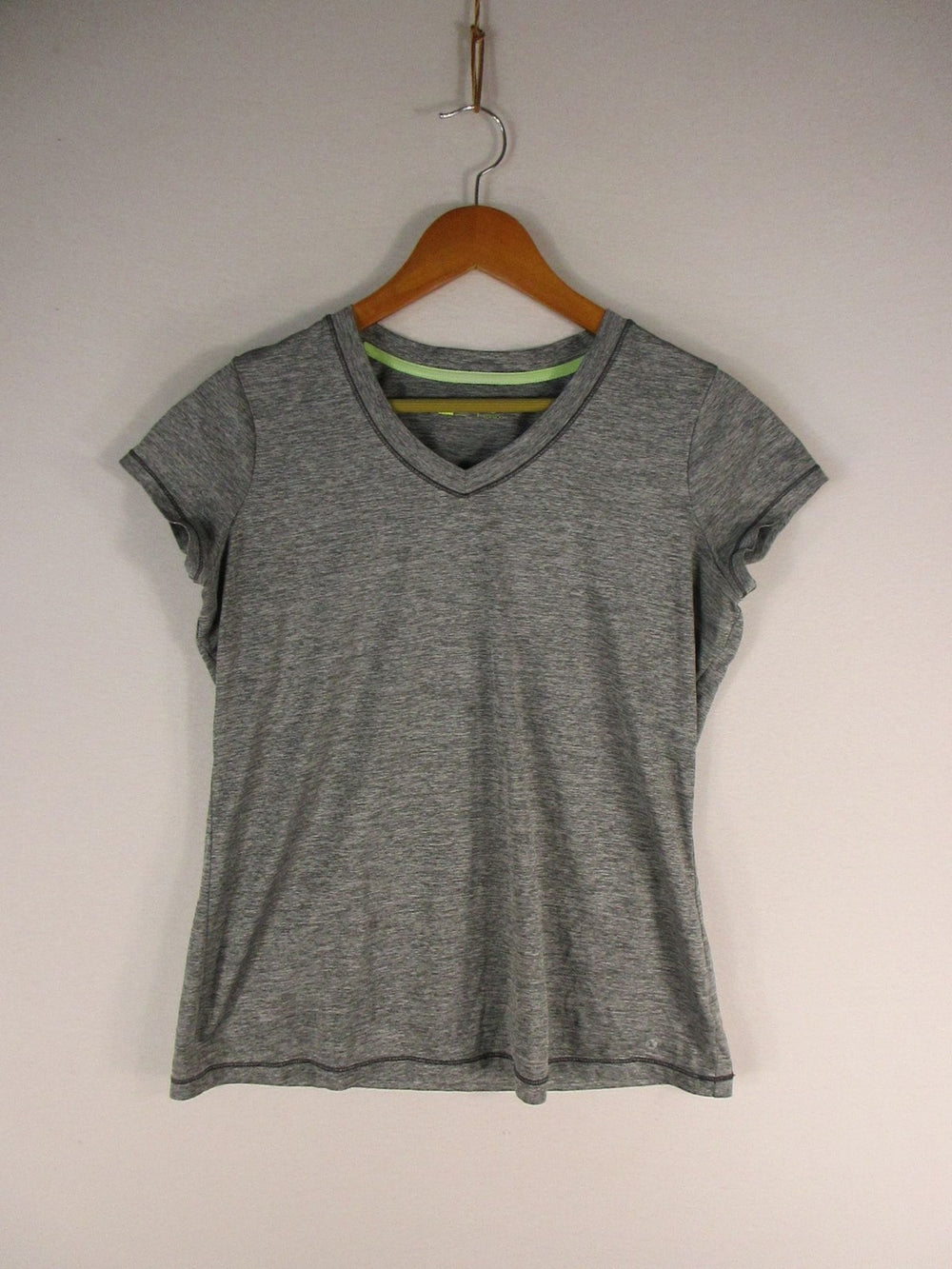 Xersion Shirt Womens M Gray Heather V Neck Short Sleeve Tee