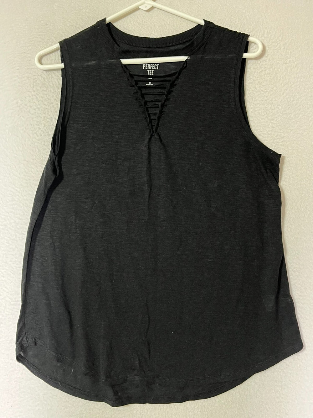 SO Black Perfect Tee Top Criss Cross Front Perfectly Soft Relaxed Womens Size M