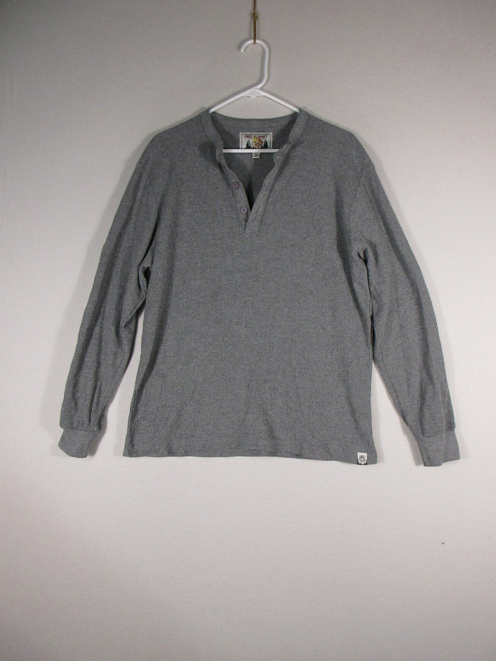 Free Planet Mens Button Up T-Shirt Long Sleeve Crew Neck Size L Gray