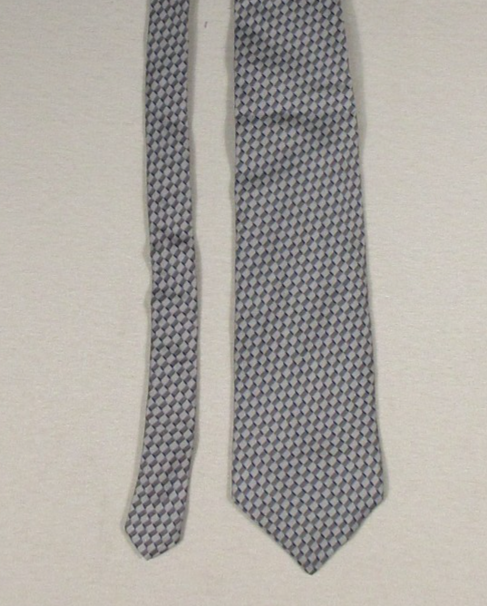 Izod Mens 100% Silk Neck Tie Geometric Diamond Made in Costa Aica
