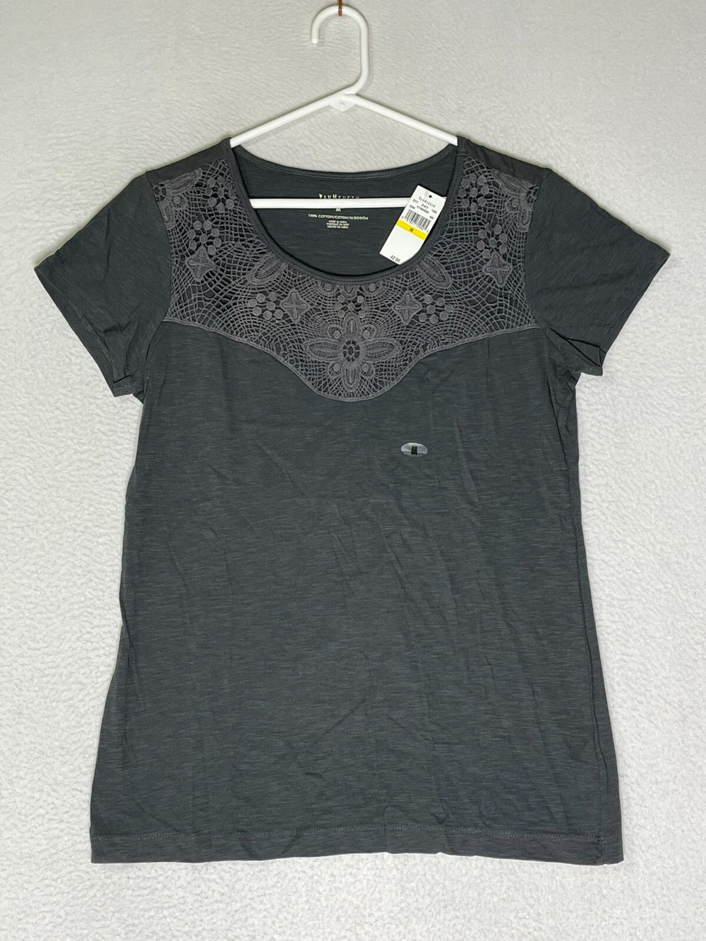 Van Heusen Gray T Shirt Top Front Lace Detail Round Neck Womens Size Medium