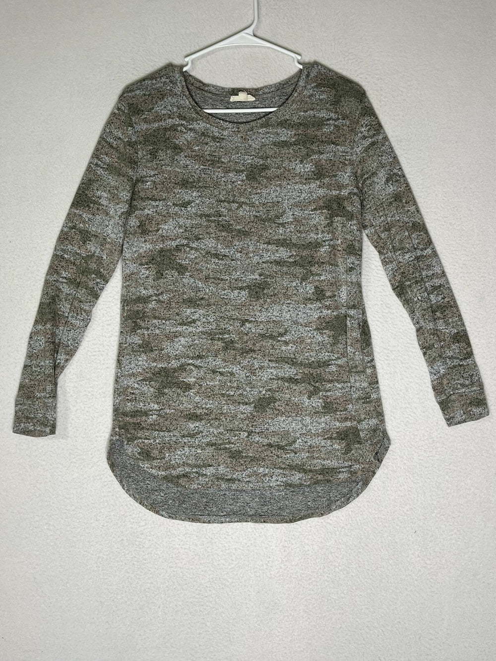 Jane and Delancey Gray Camouflage Knitted Top Long Sleeve High Low Womens Size S