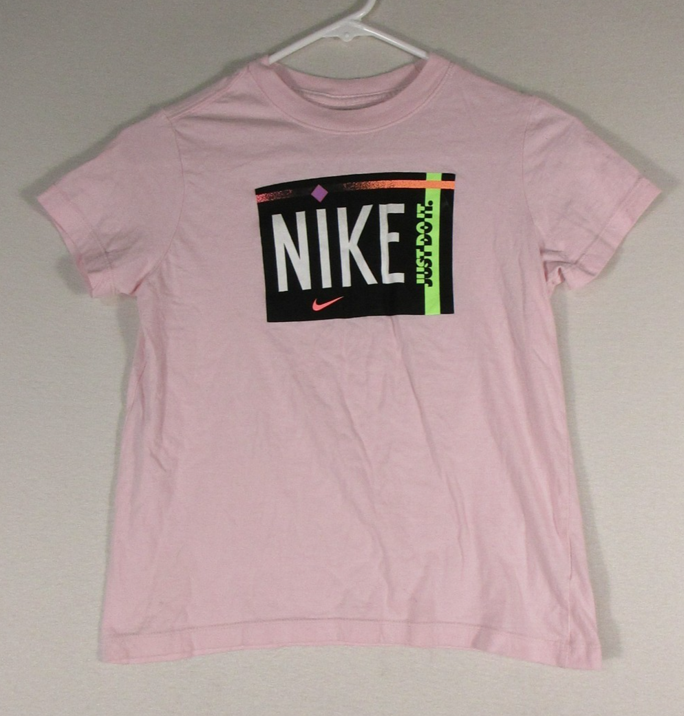 The Nike Tee Womens Pullover Graphic T-Shirt Short Sleeve Crew Neck Size M Pink