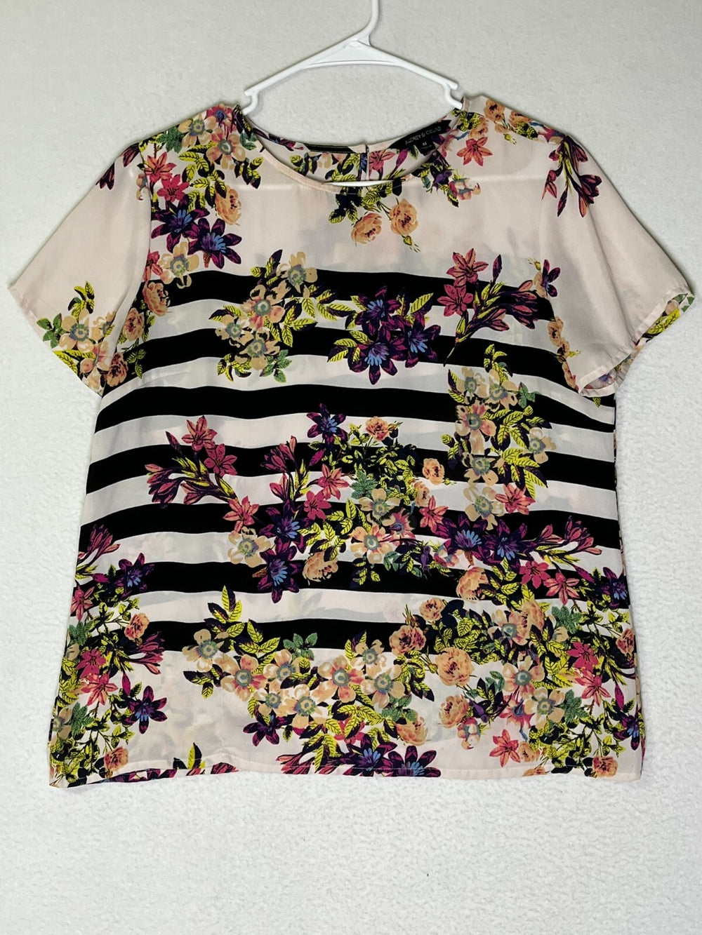 Audrey & Celine Multicolor Floral T-Shirt Top Short Sleeve Women's Size Medium