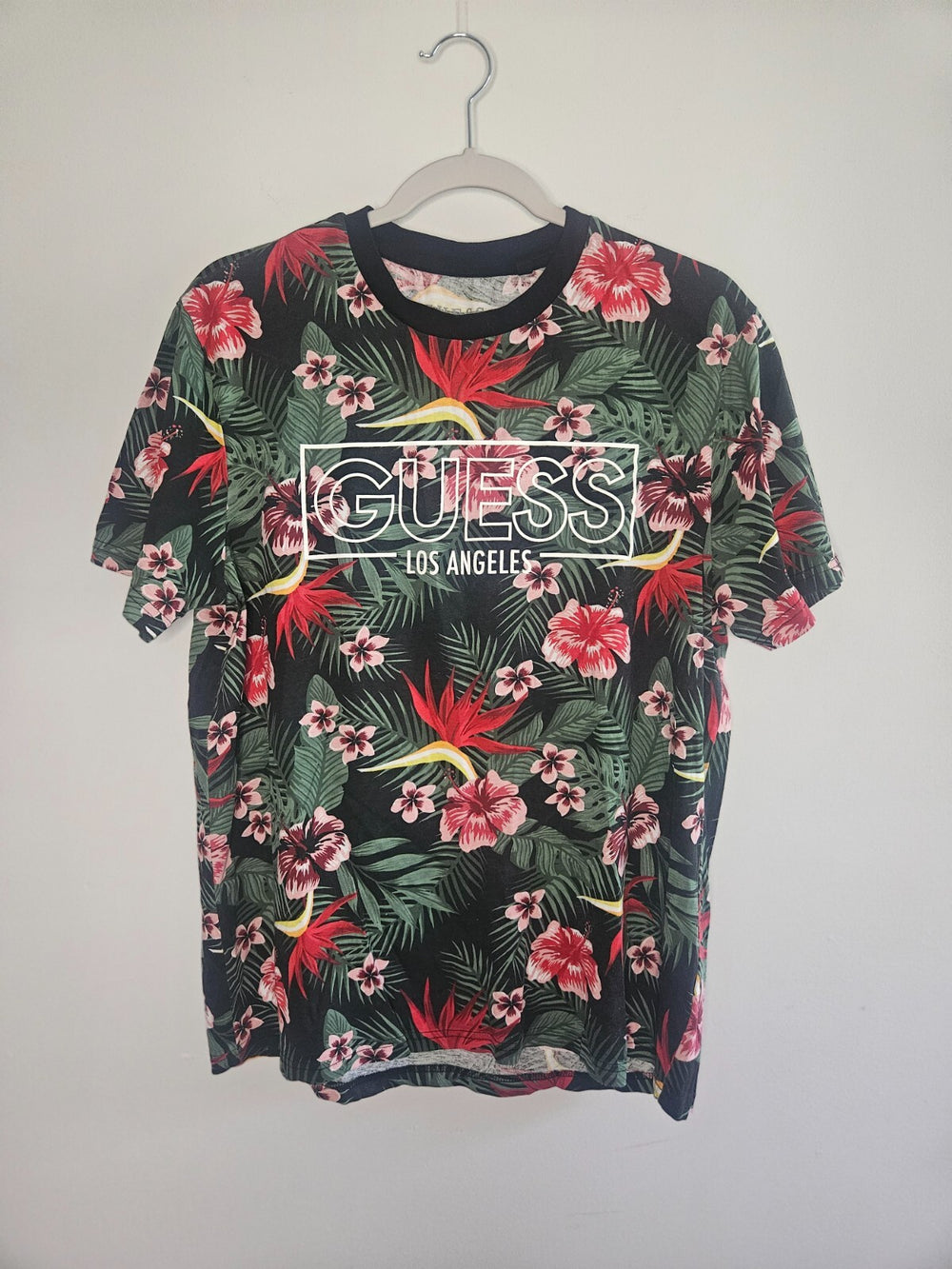 Guess Floral Patterned Short Sleeve T-Shirt Woman's Large