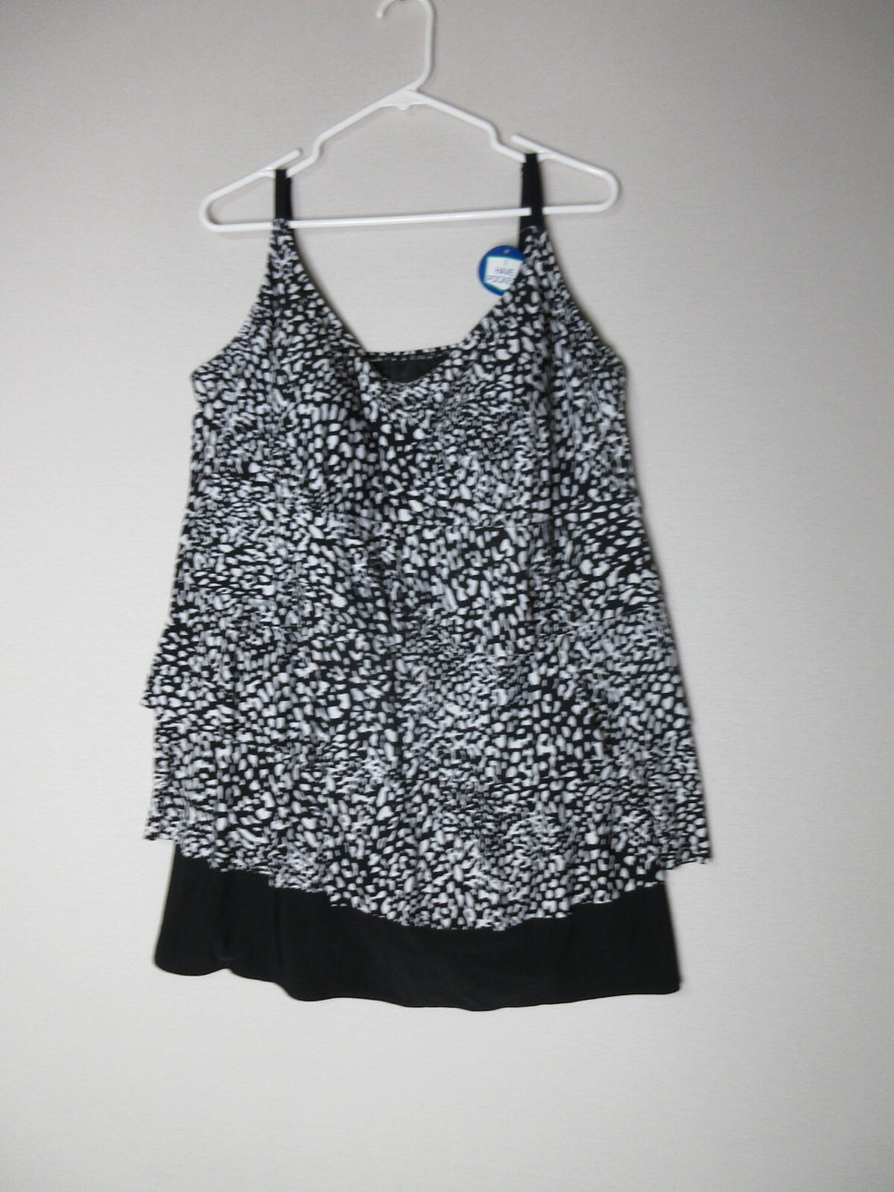 Great Lengths Womens Leopard Print V-Neck Tank Top Adjustable Strap Size L Black