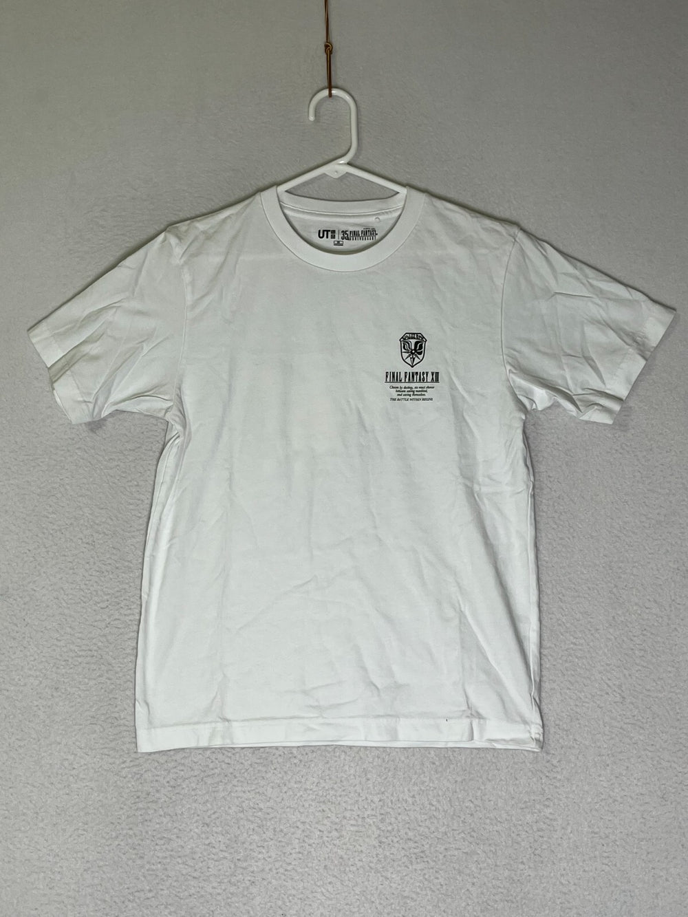 Uniqlo White Crew Neck T Shirt Short Sleeve 100%Cotton Graphic Mens SZ X Small